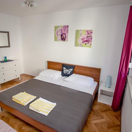 Apartment Omis Holiday Экстерьер фото