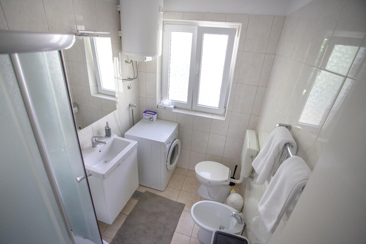 Apartment Omis Holiday Экстерьер фото
