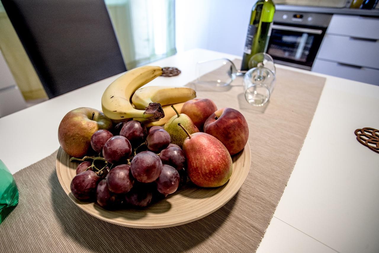 Apartment Omis Holiday Экстерьер фото