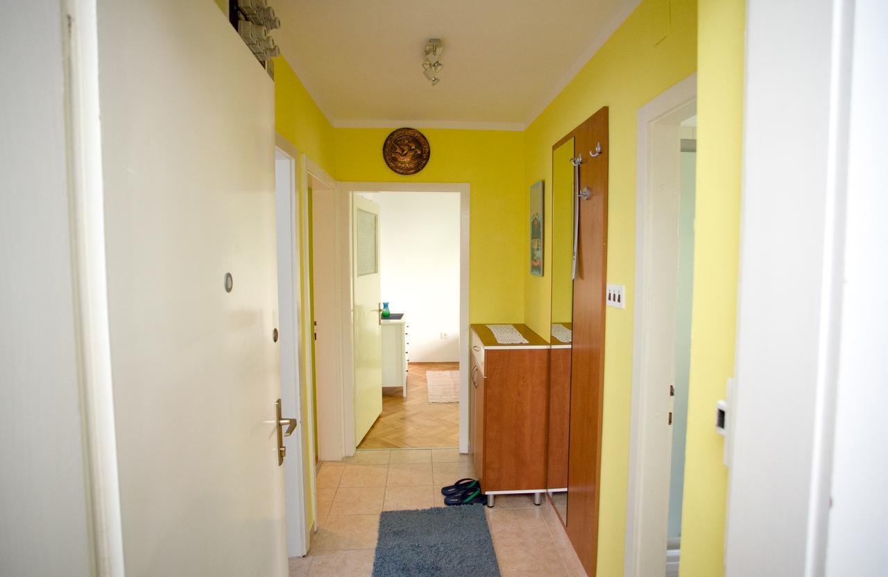 Apartment Omis Holiday Экстерьер фото