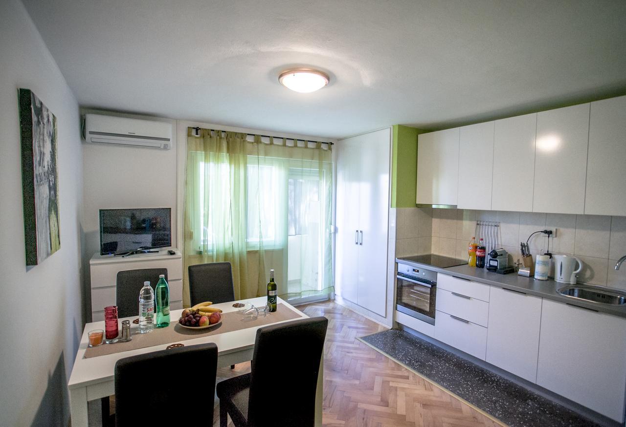 Apartment Omis Holiday Экстерьер фото