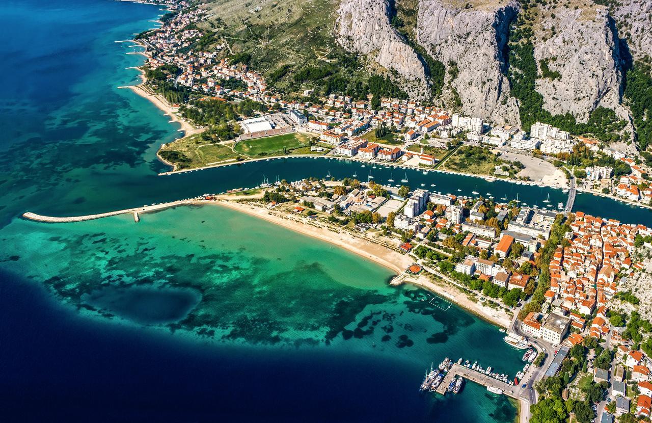 Apartment Omis Holiday Экстерьер фото