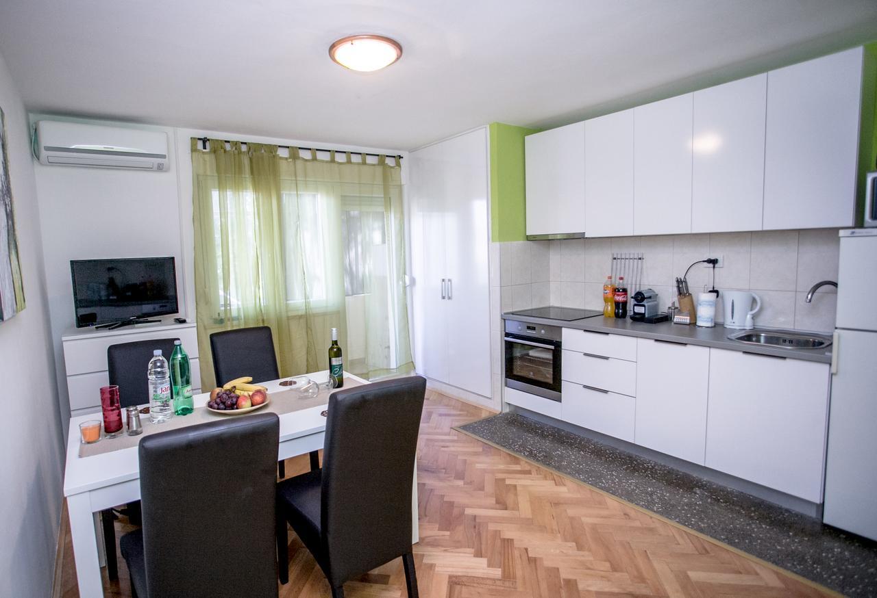 Apartment Omis Holiday Экстерьер фото